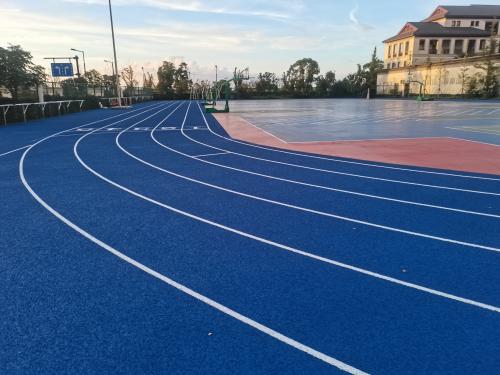 塑胶(jiao)跑道